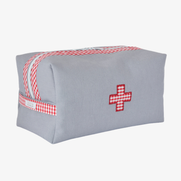 first-aid kit necessaire